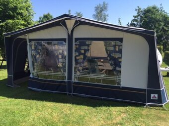 Prodám karavan Hobby 440 sf,r.v.2012 + mover + předstan. - 20