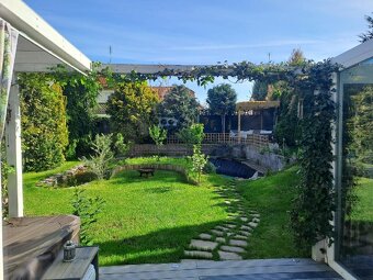 Prostorný 5+kk se zahradou a garáží na okraji Brna - 20