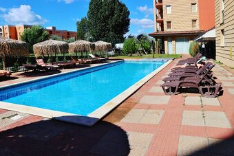 BULHARSKO Zařízené studio 1+kk s balkonem, jen 400m od pláže - 20