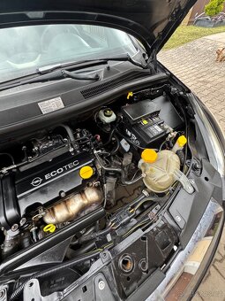 OPEL CORSA 1,4 i  16V - 20