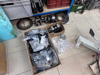 V Max 1200 originální a jiné díly, pište co potřebujete - 20