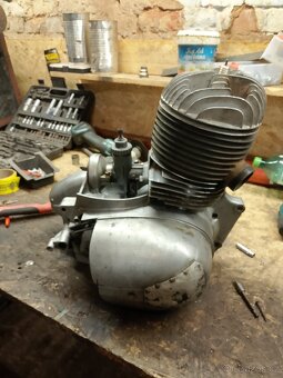 Motor jawa 250/353 kývačka - 20