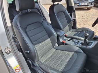 Volkswagen Golf 1.4 TSi 90KW Kombi HighLine, S.Kniha - 20