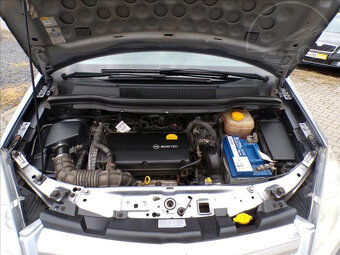 Opel Zafira 1,6 Turbo 110kW 7.MÍST,TAŽNÉ - 20