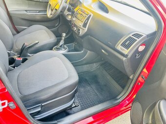 HYUNDAI i 20 1.2 i BENZÍN NAJETO JEN 99 TIS KM  - 20