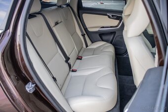 Volvo XC60 D4 2.4L Drive-E Luxury Geartronic AWD - 20
