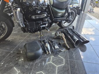 Triumph Rocket III Roadster - 20