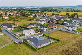 Vícegenerační rodinný bungalov 4kk + 2kk Pečky - 20