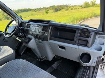 FORD TRANSIT VALNÍK 6 MÍST 2.2 85Kw - 20