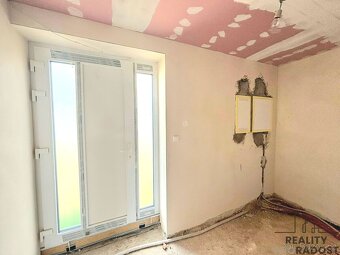 Prodej rodinného domu 4+kk, s garáží, pozemkem 608 m2, Medlo - 20