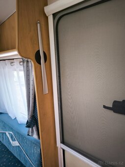 Rodinný karavan Burstner Ventana 530 tk - palandy - 20