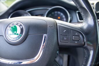 Škoda Superb Combi -125 kw Elegance 4X4 /AJ NA SPLÁTKY/ - 20