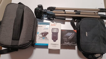 Zrcadlovka Nikon D7200 a hromada příslušenství - 20