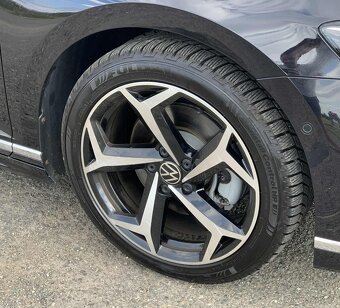 VW Passat B8 2.0 TDI 110 kW/DSG/R-Line/FULL LED/12.2021 - 20
