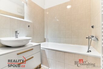 Převod dr. podílu, byty/3+kk, 73 m2, Nejdlova 924/3, 36017 K - 20