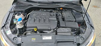 VW Sicirocco 2.0 TDI 110kw Dsg R-line interiér - 20