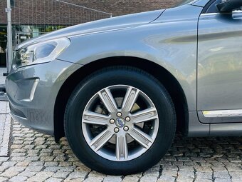 Volvo XC60 2.4D5 4x4 AUT SUMMUM KAMERA TAŽNÉ SERVISKA - 20