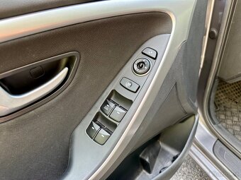 Hyundai i30 KOMBI 1.6i 88KW ČR - 20