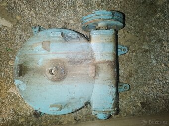 Nádrž ,elektromotory3faz.,hoblovka - 20