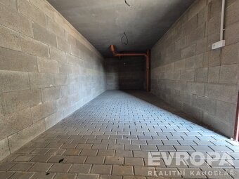 Novostavba rodinného domu 4+kk, pozemek 800m2, 15minut od Pr - 20