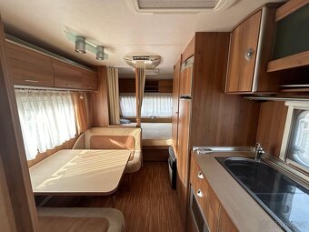 Karavan Bürstner Averso 500 - super stav, předstan, klima… - 20