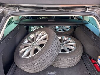 VW-GOLF SPORTSVAN 2,0TDI-150PS-BIXENON-HIGHLINE-NAVI-2015 - 20