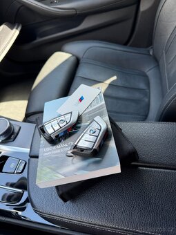 BMW rad 5 Touring 530d xDrive Mpaket LED+ 360 cam Webasto - 20