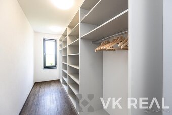 Pronájem RD 4+kk+pracovna a 2xšatna, cca 200m2, pozemek cca  - 20