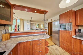 Prodej rodinného domu dispozice 5+kk ve Vlčicích - 20