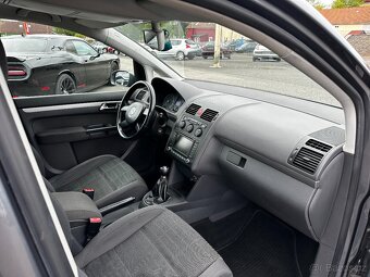 VW TOURAN 1,4 TSI - DOBRÝ STAV - NAVI - SERV. - 20