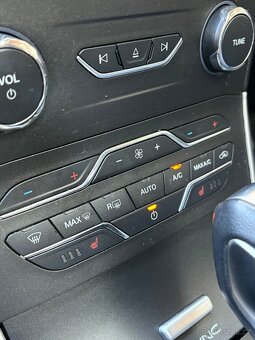 Edge 3.5 LPG 4X4 SPORT TOP panoramatická střecha - 20