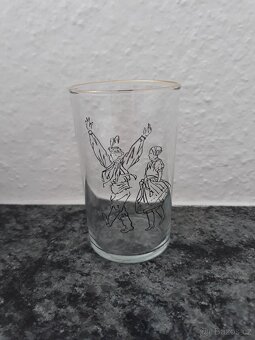 Skleněné mísy, vázy, tácy, cukřenka, konvička, popelníky, - 20