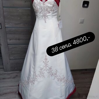Svatební šaty 20 kusů různé velikosti - 20