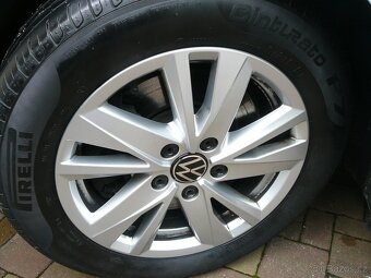 VW TOURAN 2.0 TDI 90KW FULLLED NAVI ACC FRONT EL.TAŽNÉ 2021 - 20