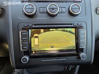 Touran 2.0TDI 130kW DSG,Highline,webasto,tažné,kamera,xenon - 20