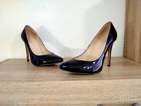 Lodičky, sandály - úklid šatny - 20