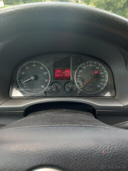 CADDY 1.6 Mpi 75kW LIFE 5 míst - 20