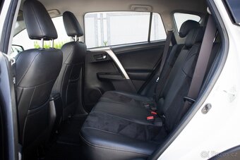 Toyota RAV4 2.2D 110kw A/T 4x4 / AJ NA SPLÁTKY / - 20