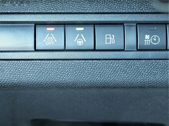 Peugeot 3008, GT Plug-in HYBRID 225 e-EAT8 - 20