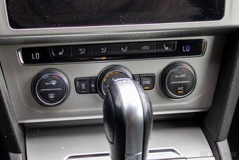 Volkswagen Passat Variant 2.0 TDI BMT DSG - 20