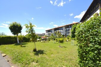 Zařízený apartmán 3+kk s verandou a výhledem na bazén - 20