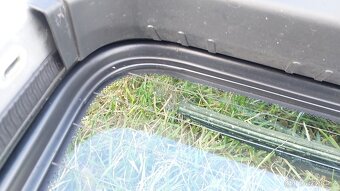 BMW E39  – DVEŘE KUFRU TOURING - 20