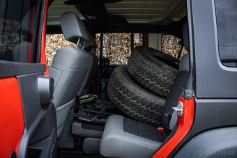 Jeep Wrangler 2.8 CRD Unlimited, 1.majiteľ, SK-auto, nelak - 20