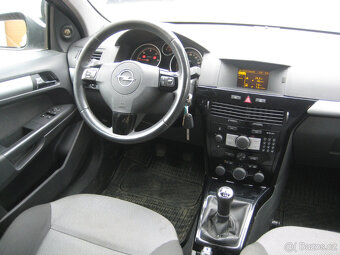 OPEL ASTRA 1.9 CDTi CARAVAN KLIMA TAŽNÉ NAVI - 20