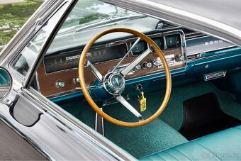 1966 Pontiac Bonneville Coupe - 20