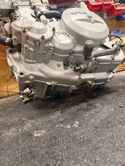 Aprillia/BMW - motor Rotax 650 - 20