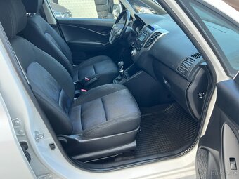 HYUNDAI ix20 1.4i 66 KW 1.MAJ.PDC VYHŘ.SED.2x KOLA 49000km - 20
