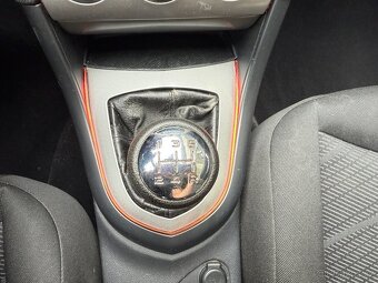 Peugeot 308, 1.4i+LPG, 72kw Man. Nová STK - 20