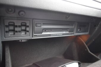 Volkswagen Golf VII VARIANT 1.6TDi/VÝBAVA/2015 - 20