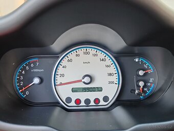 benzínový Hyundai i10  2009  klima - 20
